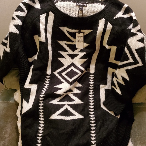 Express Aztec Extreme Circle Hem Sweater - Picture 4 of 8